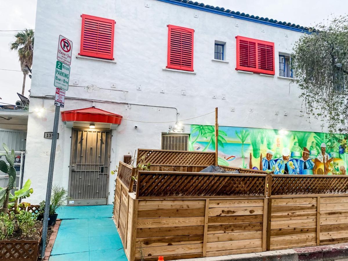 Island Girl Spa + Bed And Breakfast Λος Άντζελες Εξωτερικό φωτογραφία
